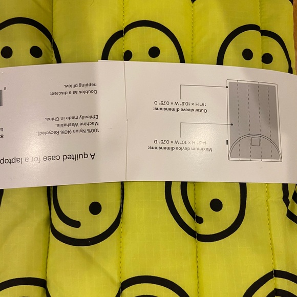 BAGGU Other Baggu Smiley Face Laptop Case Sleeve Poshmark